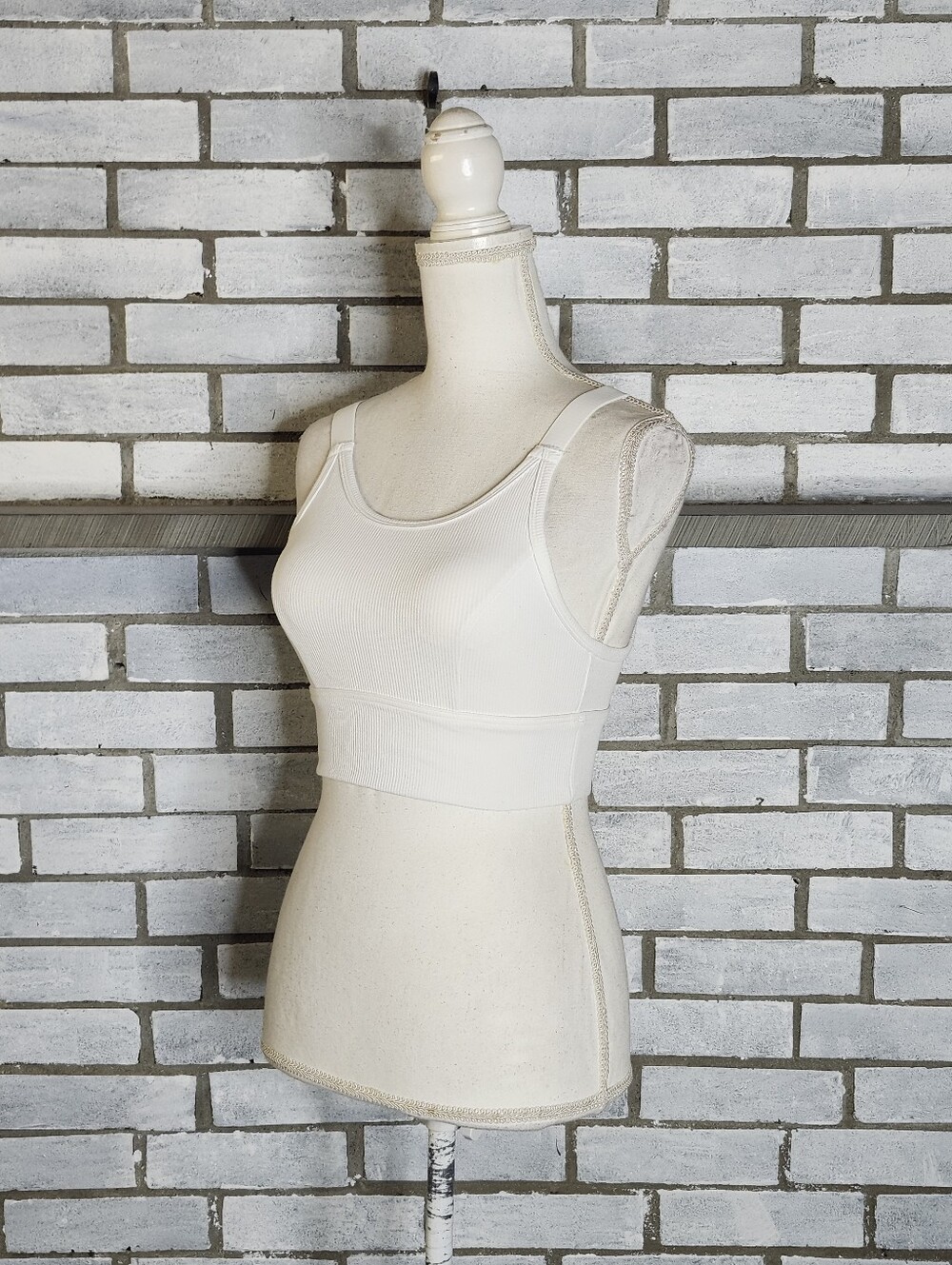 • Offline Aerie Junior’s Most Support Sports Bra XS White Ribbed Removable Pads